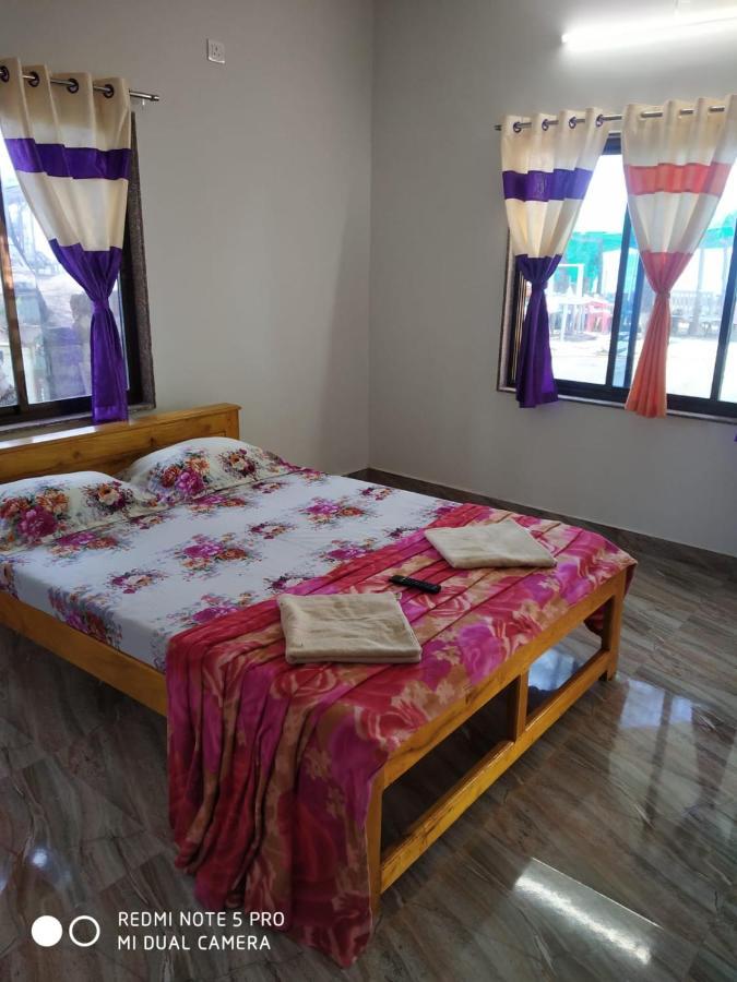 Sam & San Beach Resort Vengurla 외부 사진